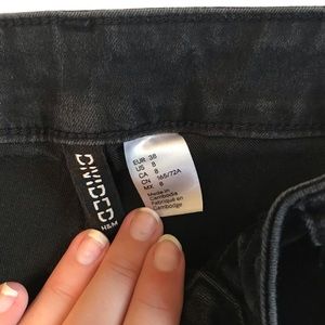size 8 h&m black shorts